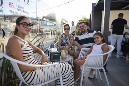 La familia Salmerón Suárez disfrutando del tiempo en familia en Ático HO.