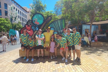 Disfrutando de la Feria del Mediodía.