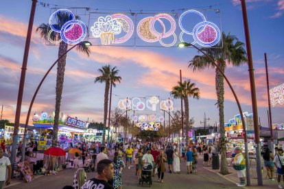 Ambientazo al atardecer en el Recinto Ferial.