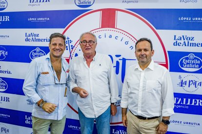 Luis Miguel Carmona, director gerente del Consorcio de Transportes de Almería; Jesús Caicedo, senador del PP por Almería; y Jorge Gallo.