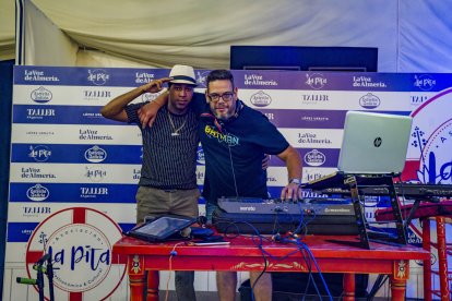  Antonio Lax Martín y DJ Omega.