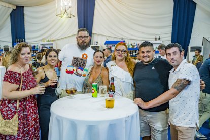  Salas, Luisi Ayala, Héctor Martínez, Arantxa Corpas, María José Fernández, Emiliano Ruiz y Eduardo Mengual.