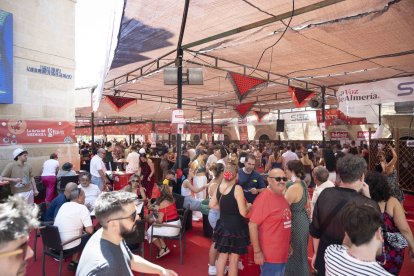 Ambiente en la Feria del Mediodía en el lunes de Feria.