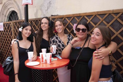 Virginia, María, Ana, Marta y Miriam lo pasaron genial en el establecimiento de Kuver.