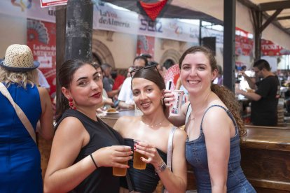 María del Mar, María del Mar y Lucía llevaban desde el primer día disfrutando de la Feria de Almería.