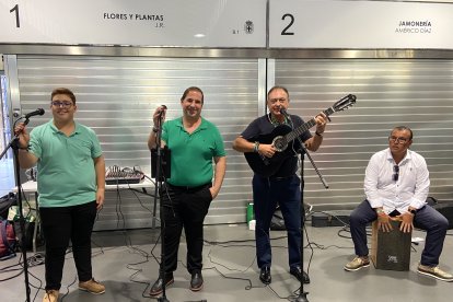 Equipo al completo del grupo Sentimiento Flamenco, dispuestos a traer su arte hasta Ibéricos Ortuño.