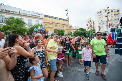 La tradicional Batalla de Flores en el centro de Almería