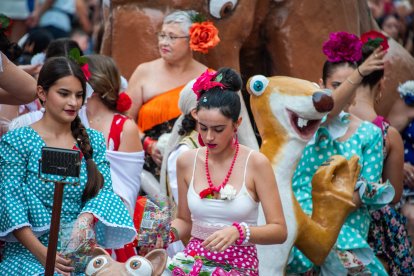 La tradicional Batalla de Flores en el centro de Almería