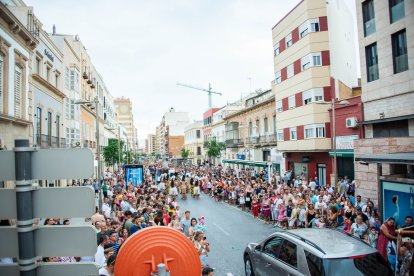 La tradicional Batalla de Flores en el centro de Almería