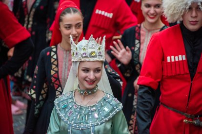 La tradicional Batalla de Flores en el centro de Almería
