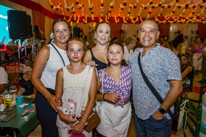 Raúl, María del Mar, Marina, Mar y María del Mar.