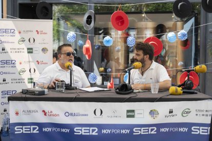 El portavoz de Vox en el Ayuntamiento de Almería, Juan Antonio Rojas, habló en el micrófono amarillo de Cadena SER.