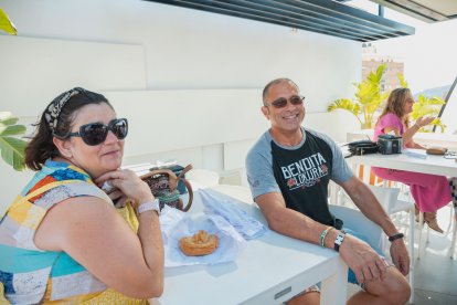 Maica Fernández y Jesús Hernández, lectores de LA VOZ, posando contentos a la cámara en Ático HO.
