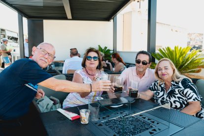 Paco Martínez, Leonardo Pérez, Antonio Pérez y Loli Saldaña.