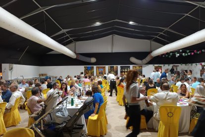 La tradicional cena de gala de cada martes de Feria de CSIF reunió a más de 250 personas.