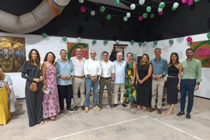 Carmen Belén López, Carmen Crespo, Ramón Fernández-Pacheco, Javier A. García, Aránzazu Martín, María del Mar López, Amós García, Ángeles Martínez y Francisco Bellido, junto a Miguel Borra, Juan Fernández y Germán Girela, de CSIF.