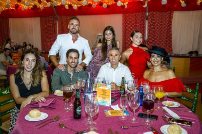  Laura Gázquez, Sofía Gázquez, Laura Hernández, José Gázquez, Manuel Fernández, Elvira Salmerón y Julio Sánchez, de centro de entrenamiento Sano.