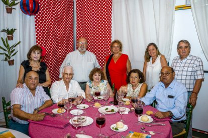  Mariano Jesús Bonilla, Francisco Marín, Montserrat Duque, Fernanda Felices, Dolores Fernández, Manuel Cara, Vicente Yeste, Maru Muñoz, Chelo López y Juan Benavides. 
