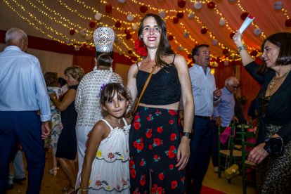  Claudia Alarcón Torrecillas y Manuela Torrecillas Callejón.