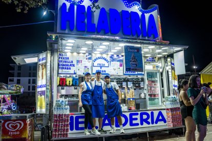 Una noche de martes intensa en el Recinto Ferial.