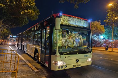 El autobús de la línea F2 que conecta el Recinto Ferial con los distintos puntos de la ciudad.