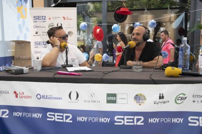 El último invitado del programa fue Sergi Regal, diseñador almeriense, que habló con Alfredo Casas sobre moda.