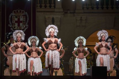 La cultura y el folclore de otras partes toman la ciudad de Almería.