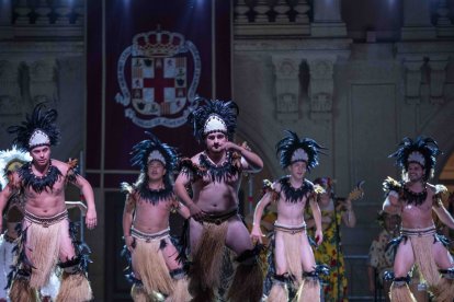 El baile y la danza en el escenario de la Plaza Vieja.