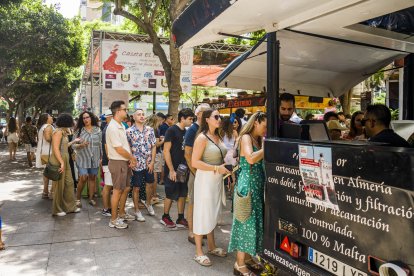 Cola para comprar los tickets en la caseta de El Herrero.