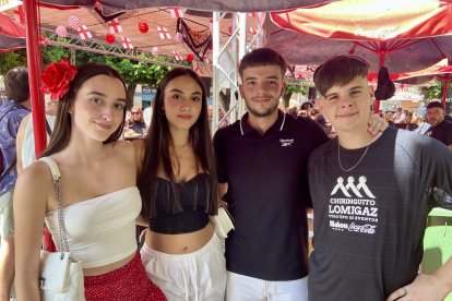 Paula, Paloma, Juan y José, familia y amigos de Benahadux y La Cañada.