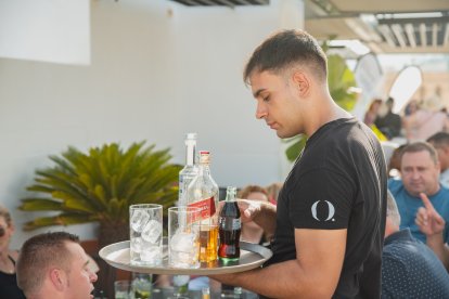 Paco, camarero de Ático HO.