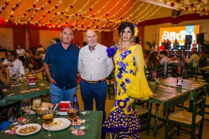  Irene Morales, Doctor Fernández Abreu, y Pepe Chacón.