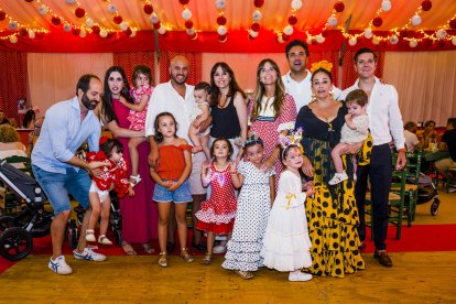 Grupo de amigos El Trinquete los Cabales.