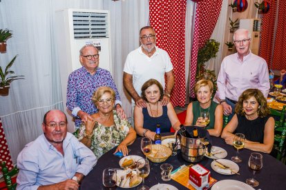 Juan Arroyo, Esperanza Torres, José Luis García, Mariana Ferre, Cándido Humberto, Marcedes Sáiz, Rosi Abad y Juan Herrera, alcalde de Lucainena de las Torres.