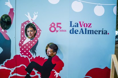 Camila y John Howard.