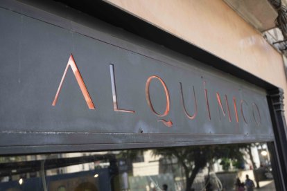 Imagen del cartel del restaurante Alquímico de Almería.