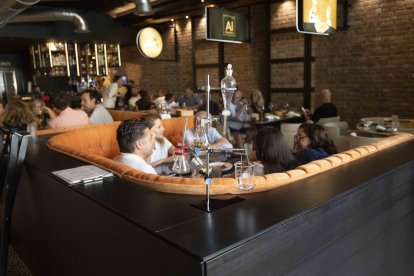 La mejor comida y el mejor ambiente de la Feria de Mediodía se disfruta en Alquímico.