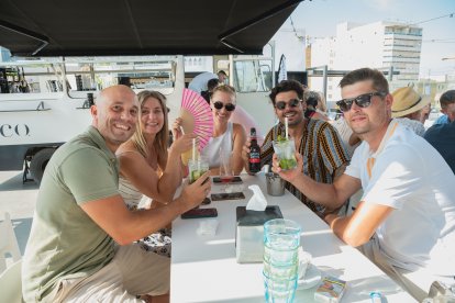 Juanjo López, Ruta, Inga López, Bruno Carvalho y Mantas, representando a Almería, Lituania y Brasil.