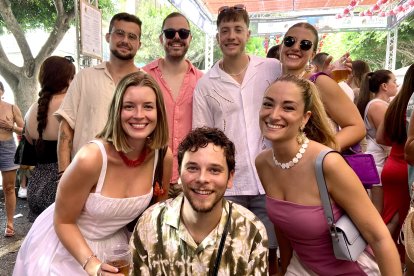 Las sapas y compañía, de Valencia y Almería, en el ambigú de Burana.