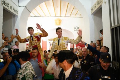 Puerta grande para Martínez y Adrián.