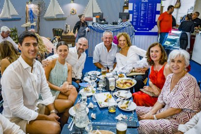 Maribel Ramírez, Ana Ramírez, María Expósito, Manolo Miras, Rafa Téllez, Marta Sánchez y Alfredo Camacho, de Centro de Danza Entreacto.