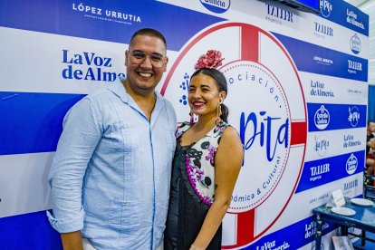  Álex Ramos y Maga Daruch en La Pita, la caseta más elegante del Recinto Ferial.