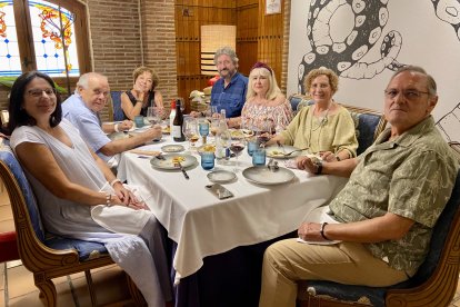 Amigos íntimos de Tierra Santa en la celebración prematura de la Virgen del Mar.