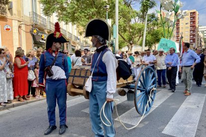 Almería recuerda su historia con la recreación de Los Coloraos.