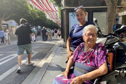 Almería recuerda su historia con la recreación de Los Coloraos.