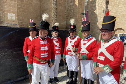 Almería recuerda su historia con la recreación de Los Coloraos.
