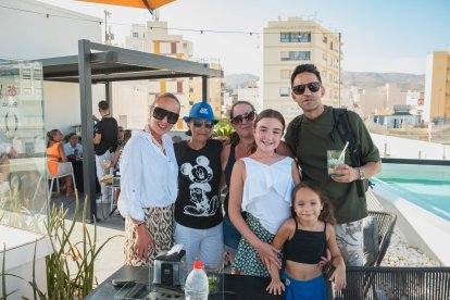 Familia Magán, Amate y Sánchez, de Enix, disfrutando del tardeo en Ático HO.