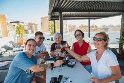 Inma López, Javier González, Inma López, Conchi Delgado y Lidia Ruiz.