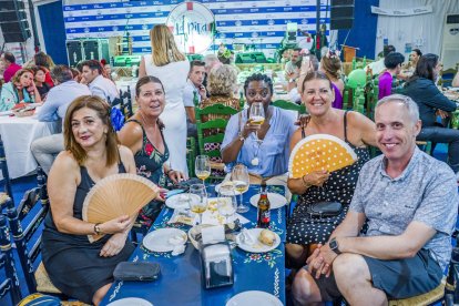 Abel Murillo, Toñi Segura, África Tomos, Julia Segura y Nani Palenzuela.