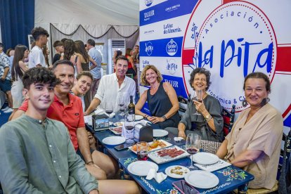 Pablo Hernández, Mar Marín, José Hernández, Cristina Manchón, Carlos Escamez, Inma Soler y Pura Fernández.